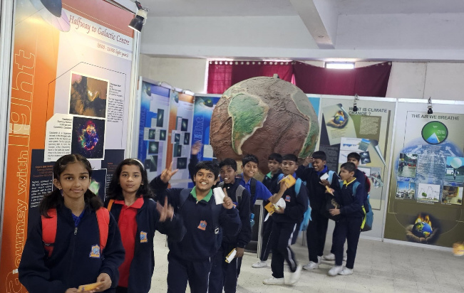 Excursion of class V to Science City and Varahamir Taramandal